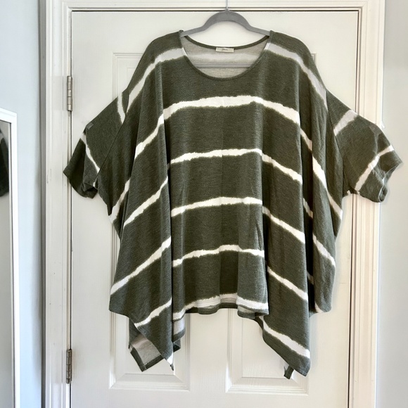 Jodifl Women's Green & White Striped Flowy Poncho Top One Size - Picture 6 of 6